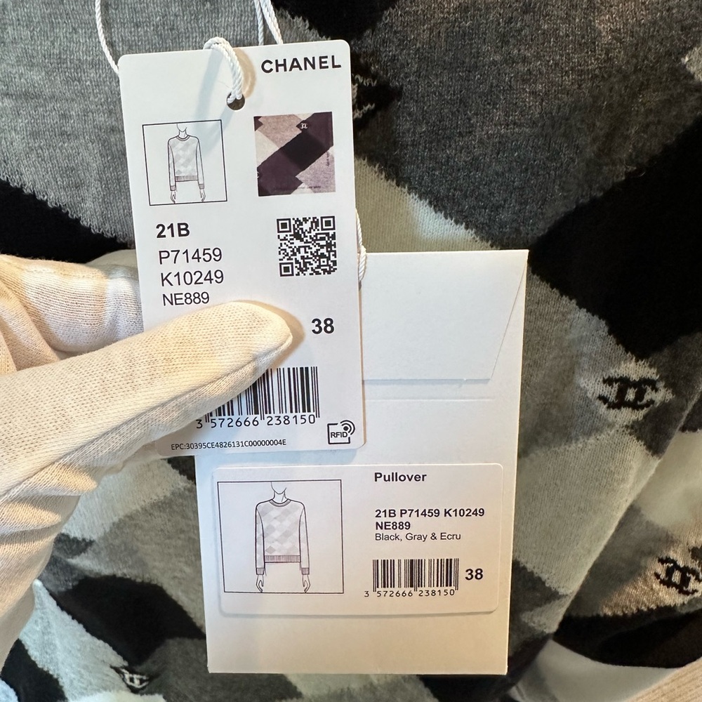 Chanel Argyle Pullover - Picture 6 of 13